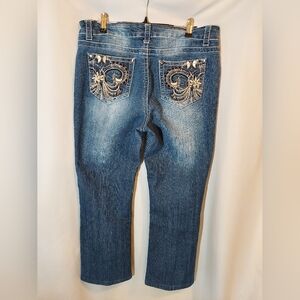 Suko Straight Leg Jeans with Embroidered Pockets